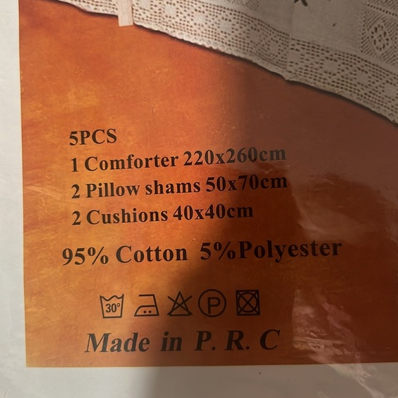 quilt, crocheted & embroidered, floral block pattern; bed cover, coverlet saloon - Picture 8 of 9